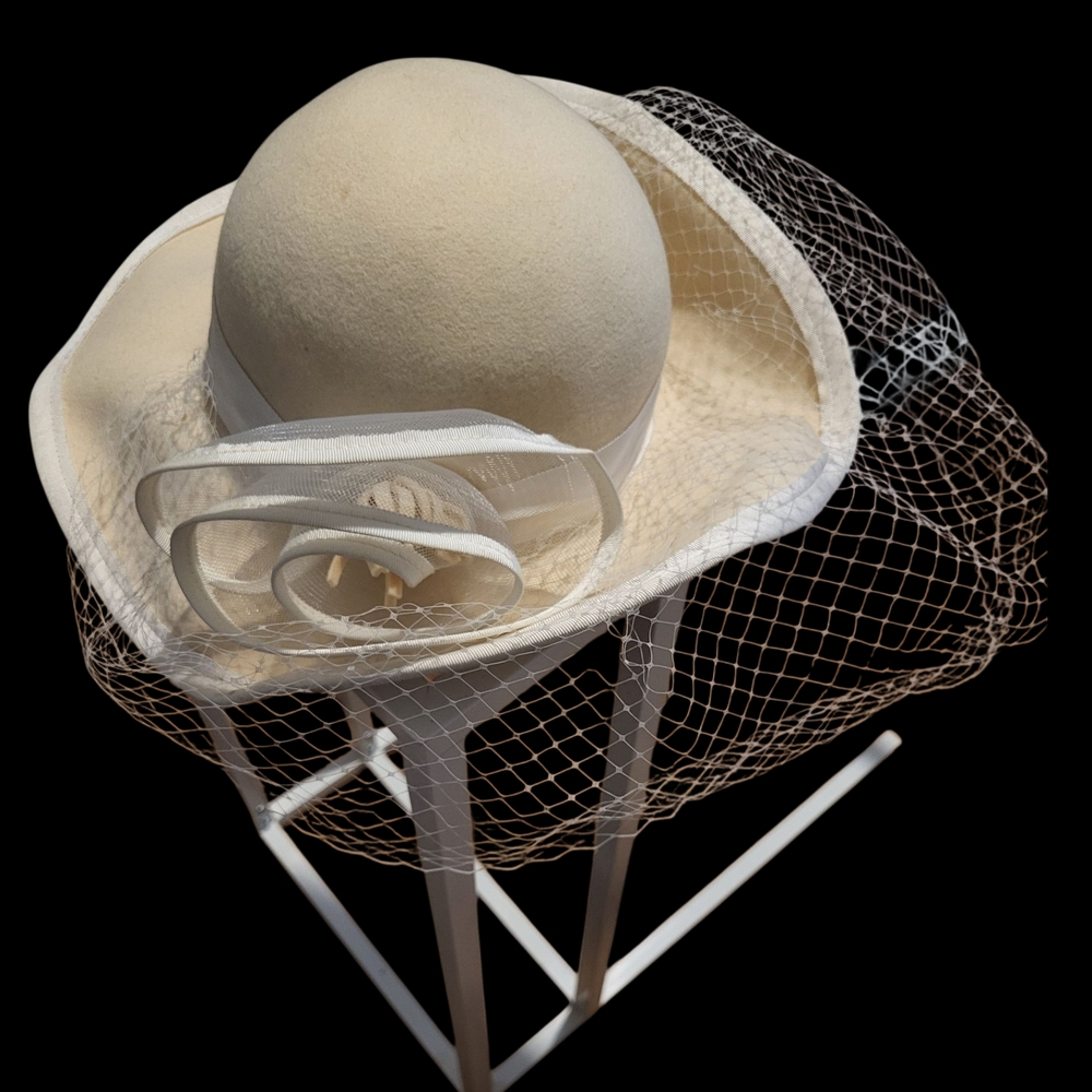 Elegant Vintage 100% Wool Cream Hat with Veil Made In USA